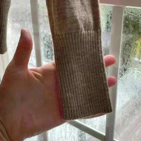 Banana Republic Merino Extra Fine Wool Small Pink White Tan Argyle via Neck - Picture 2 of 8